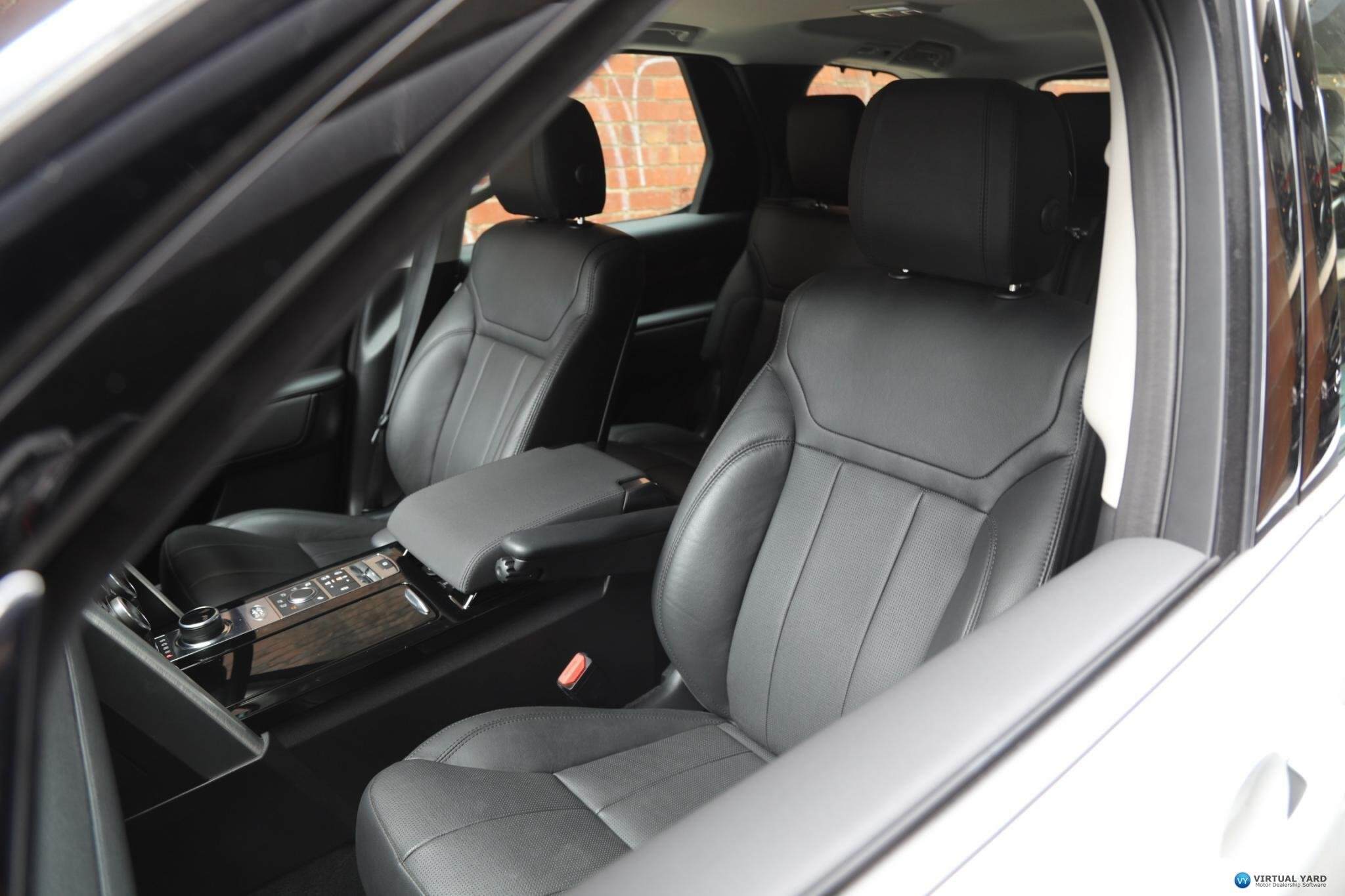 2017 Land Rover Discovery Series 5 TD6 HSE Wagon 5dr Spts Auto 8sp 4x4 3.0DT [MY18] 