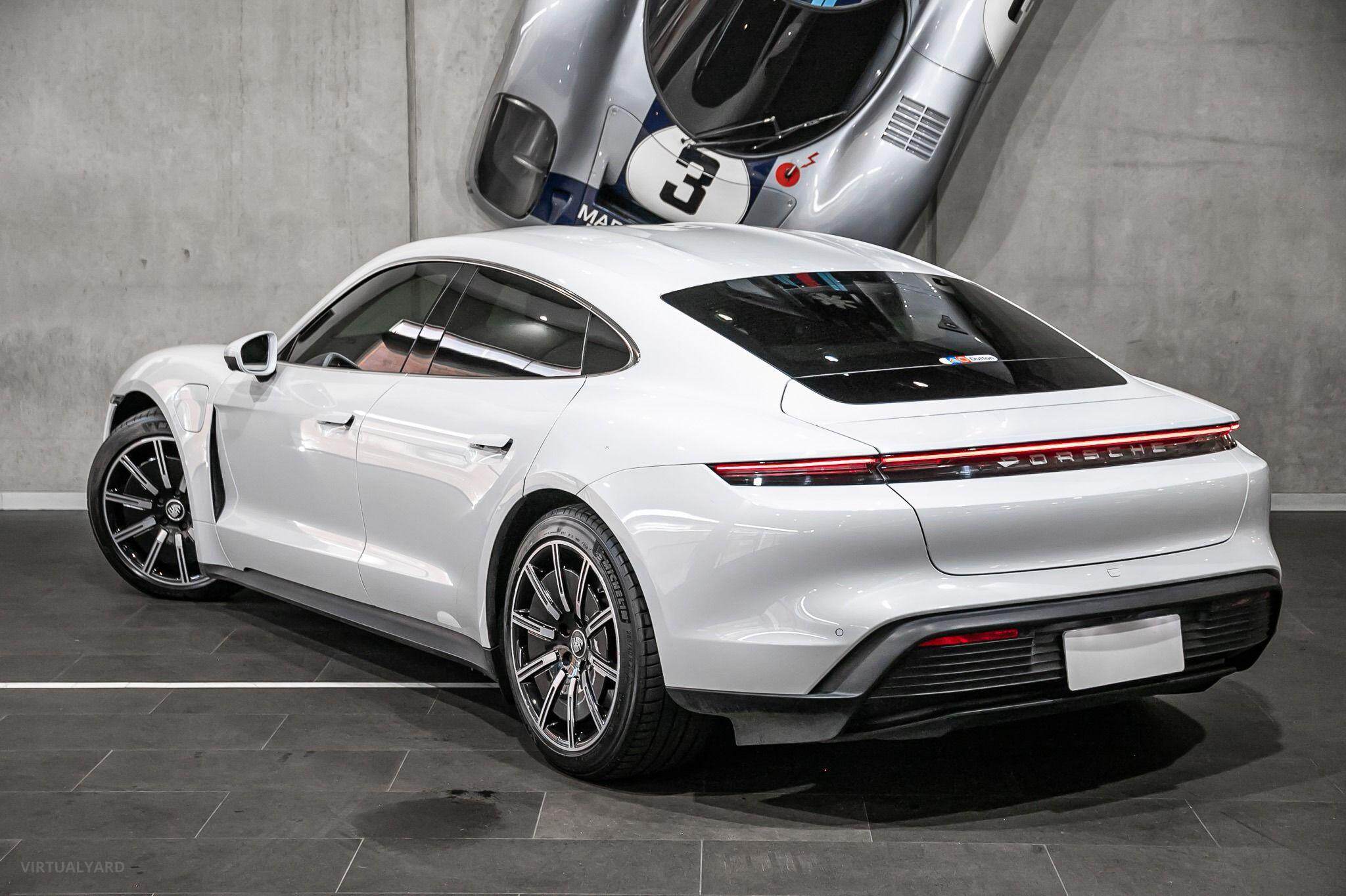 2020 PORSCHE TAYCAN  