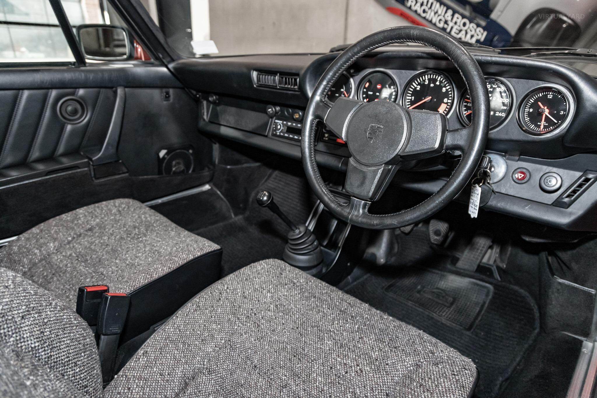 1983 Porsche 911 SC Coupe 2dr Man 5sp 3.0i 