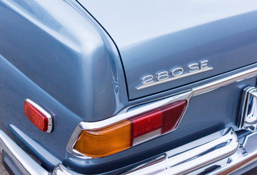 1971-Mercedes-Benz-280SE-3.5-33