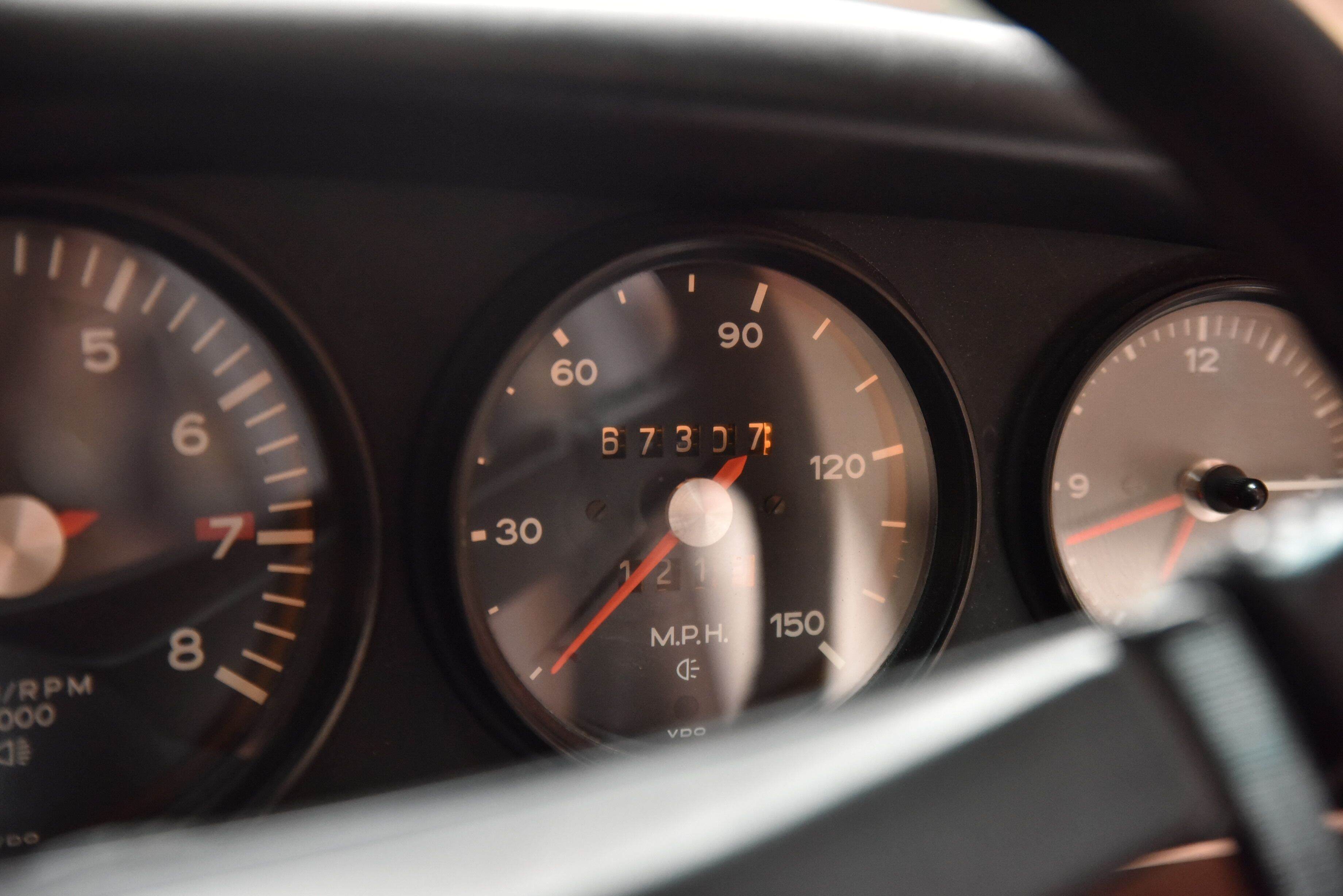 1973 Porsche 911 F E Coupe 2dr Man 5sp 2.4i 