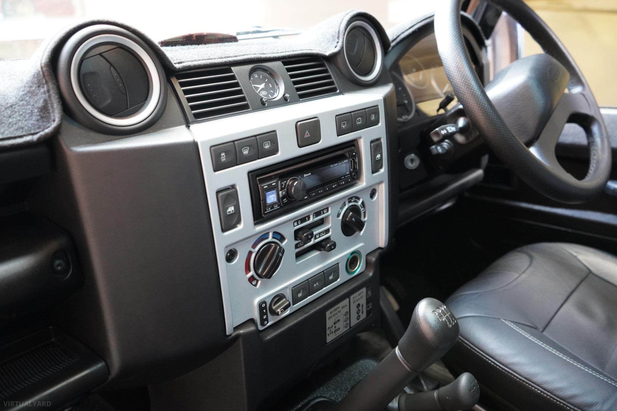 2015 Land Rover Defender 110 Wagon 5dr Man 6sp 4x4 2.2DT [MY15] 