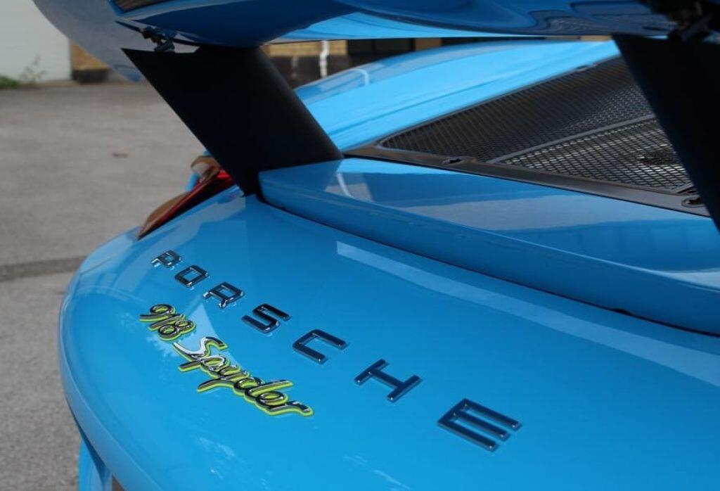 2015 Porsche 918 Spyder  