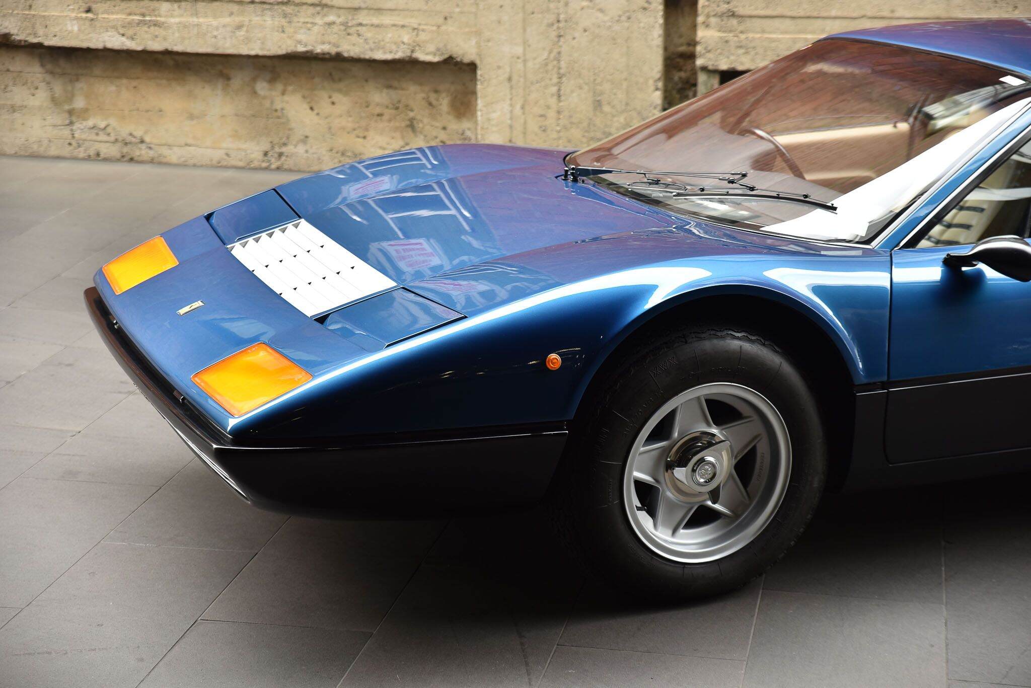 1976 Ferrari 365 BOXER GT4 Coupe 2dr Man 5sp 4.4 