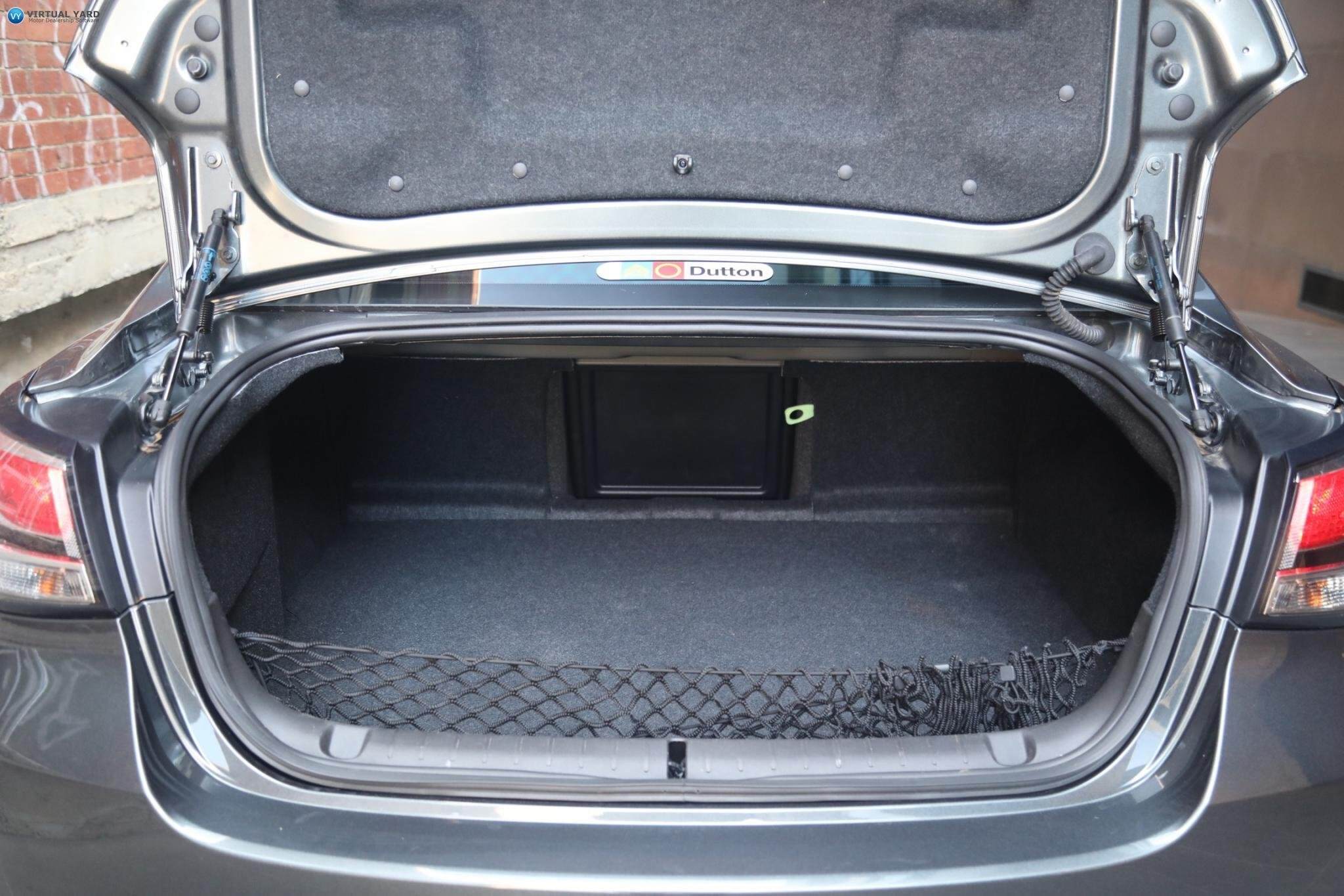 2017 Holden Calais VF Series II Director Sedan 4dr Spts Auto 6sp 6.2i [MY17] 