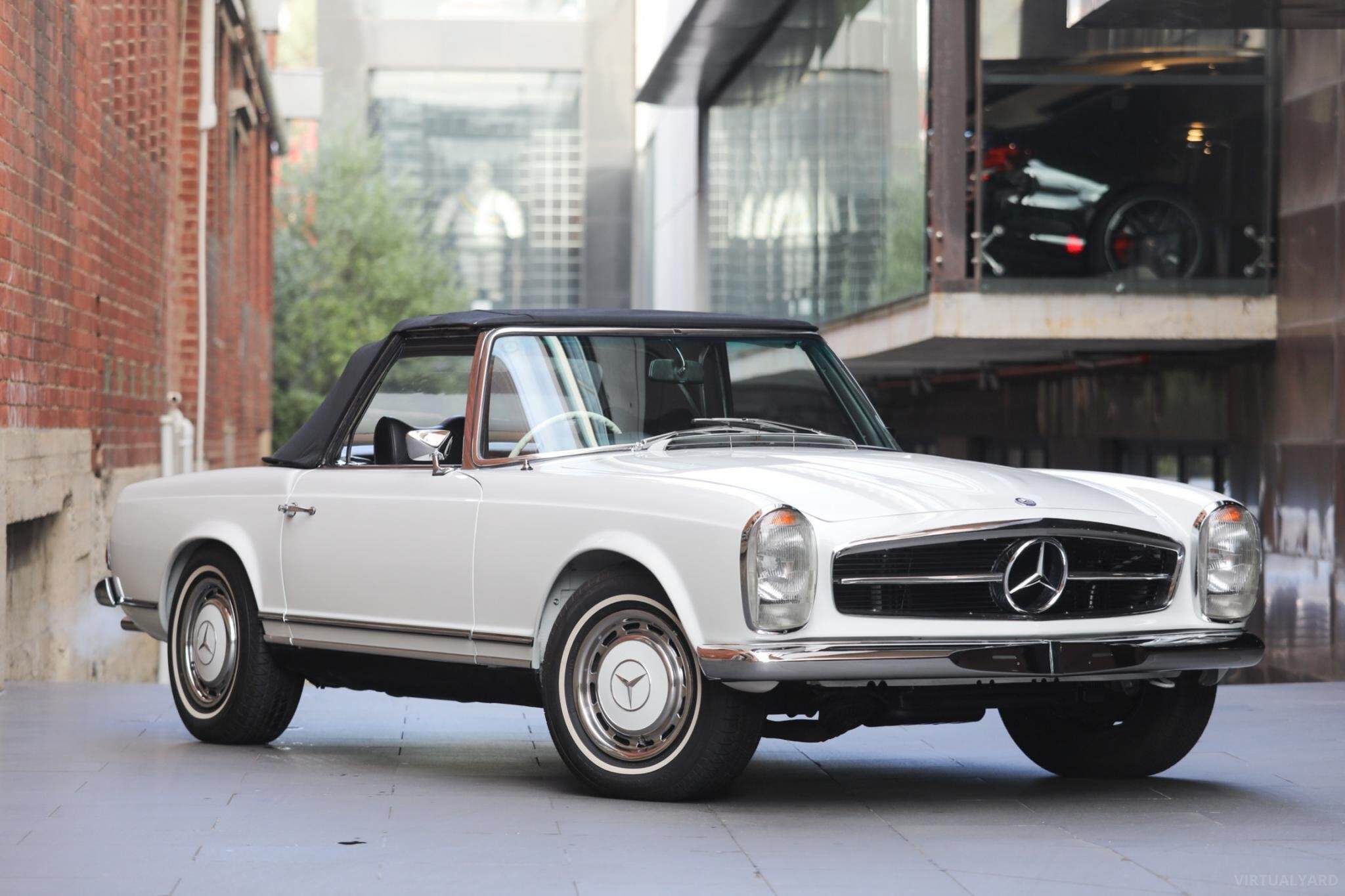  Mercedes-Benz 280SL Pagoda 