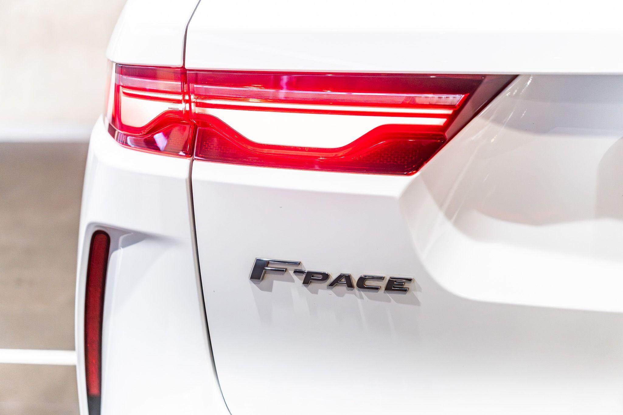 2021 JAGUAR F-PACE SVR 