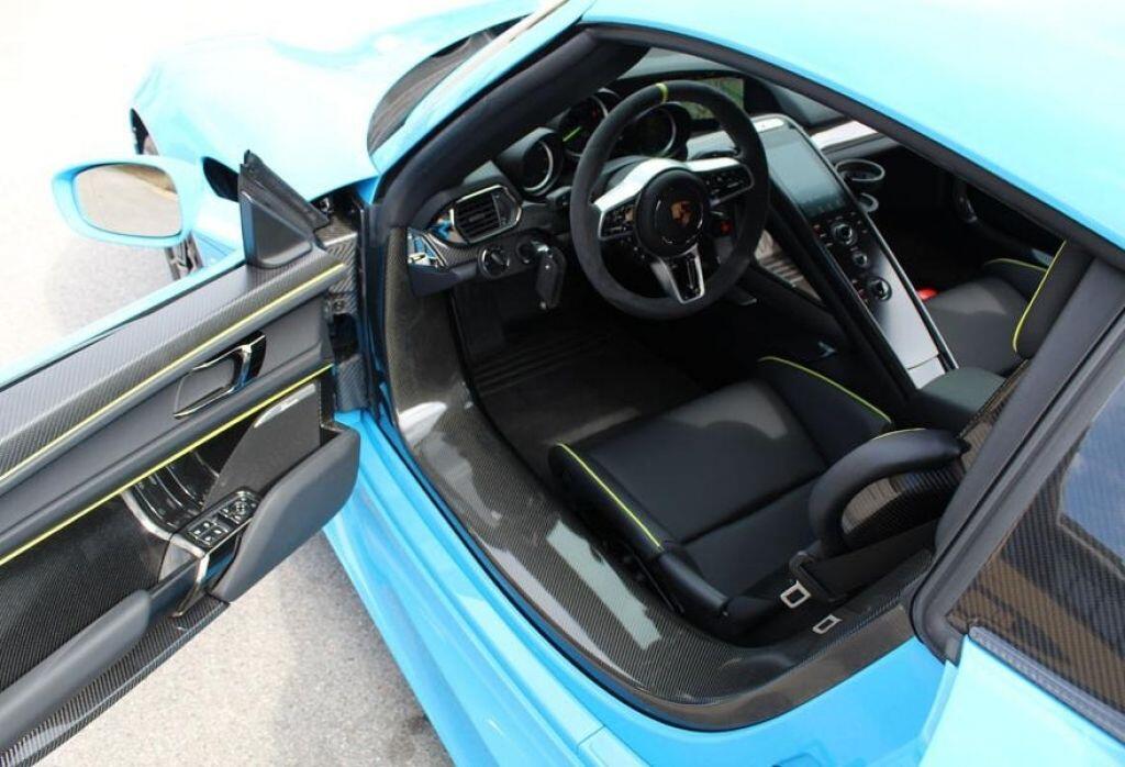 2015 Porsche 918 Spyder  