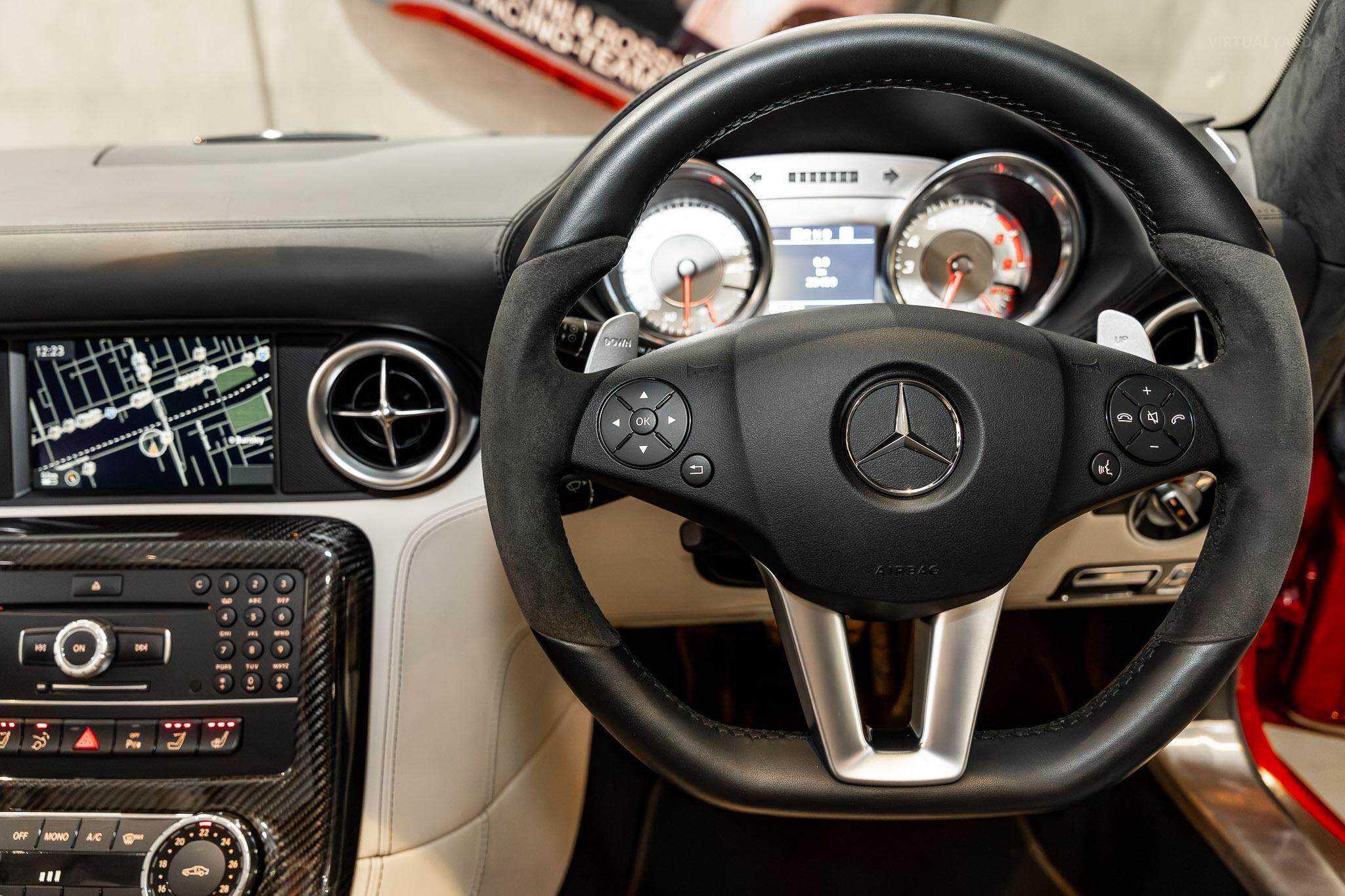 2013 Mercedes-Benz SLS-Class R197 SLS AMG Roadster 2dr SPEEDSHIFT DCT 7sp 6.3i 