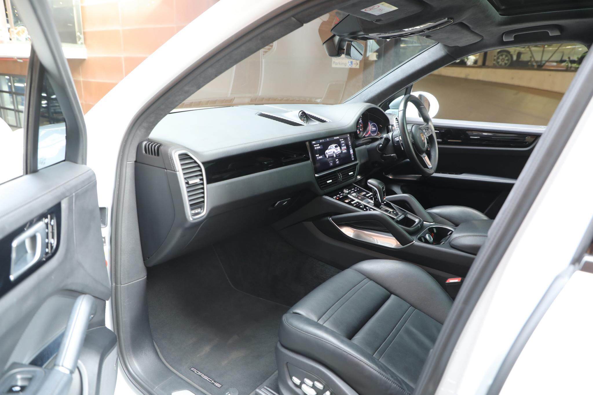 2018 Porsche Cayenne 9YA Turbo Wagon 5dr Tiptronic 8sp 4x4 4.0TT [MY19] 