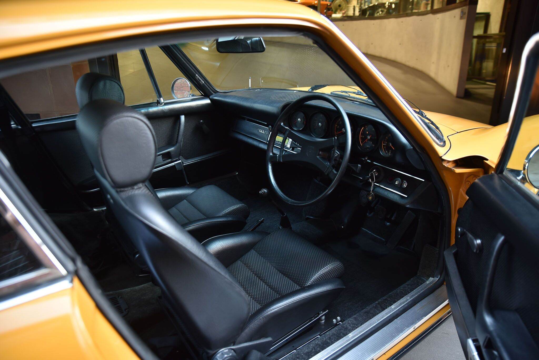 1969 Porsche 911 S Coupe 2dr Man 5sp 2.0i 