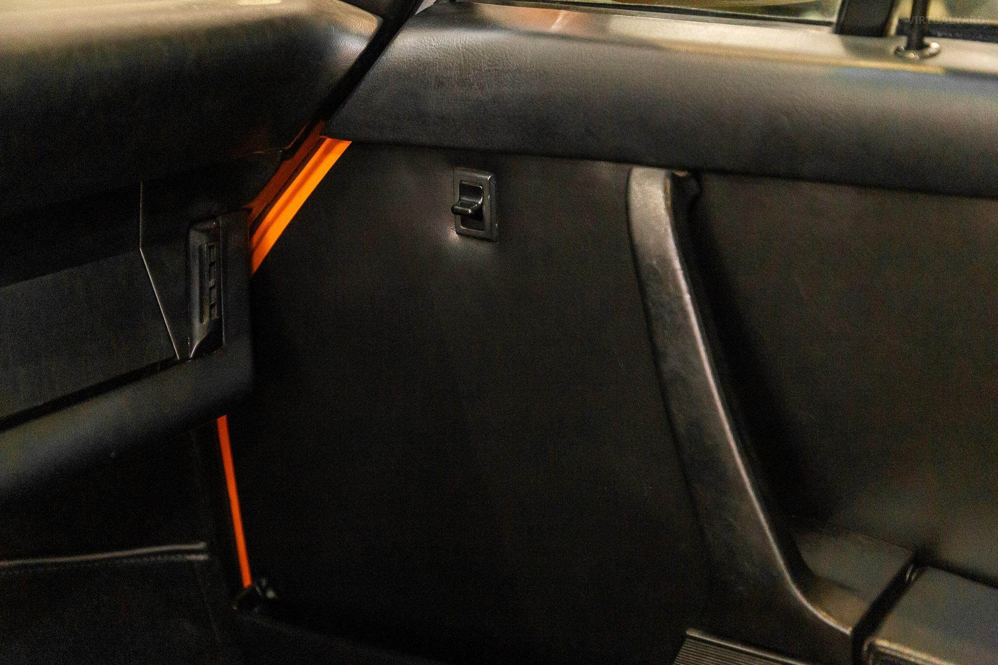 1976 Porsche 911 Carrera Coupe 2dr Man 5sp 3.0i 