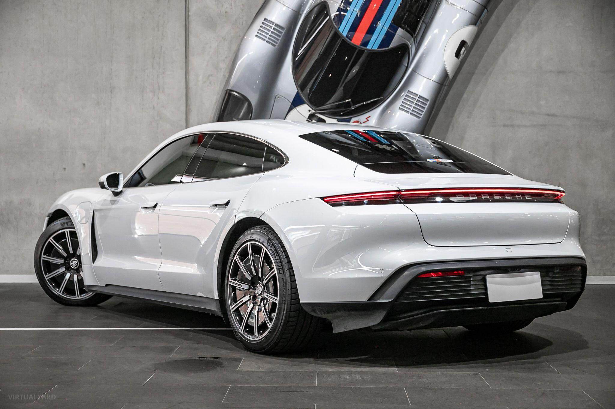 2020 PORSCHE TAYCAN  