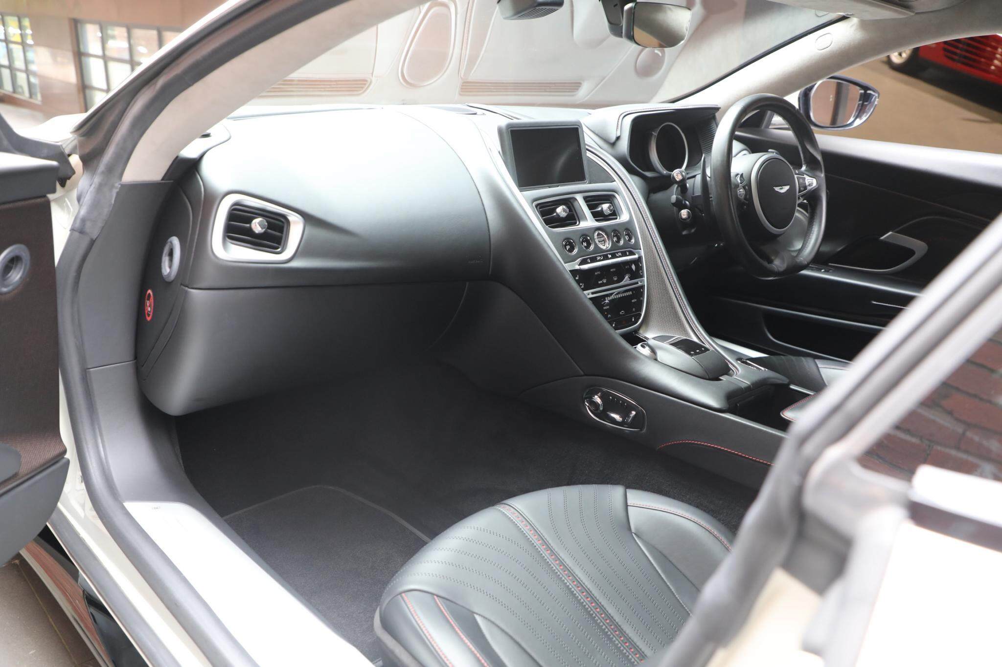 2017 Aston Martin DB11 Coupe 2dr Spts Auto 8sp 5.2TT [MY17] 