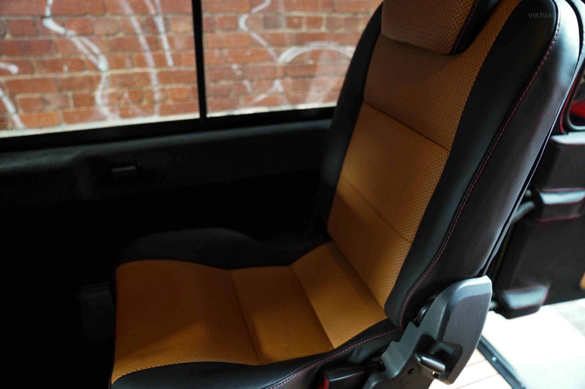 2013 Land Rover Defender 90 Wagon 3dr Man 6sp 4x4 2.2DT [MY13] 