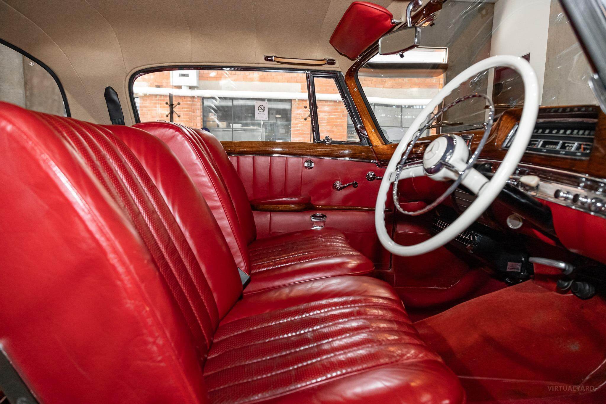 1959 Mercedes-Benz 220S  