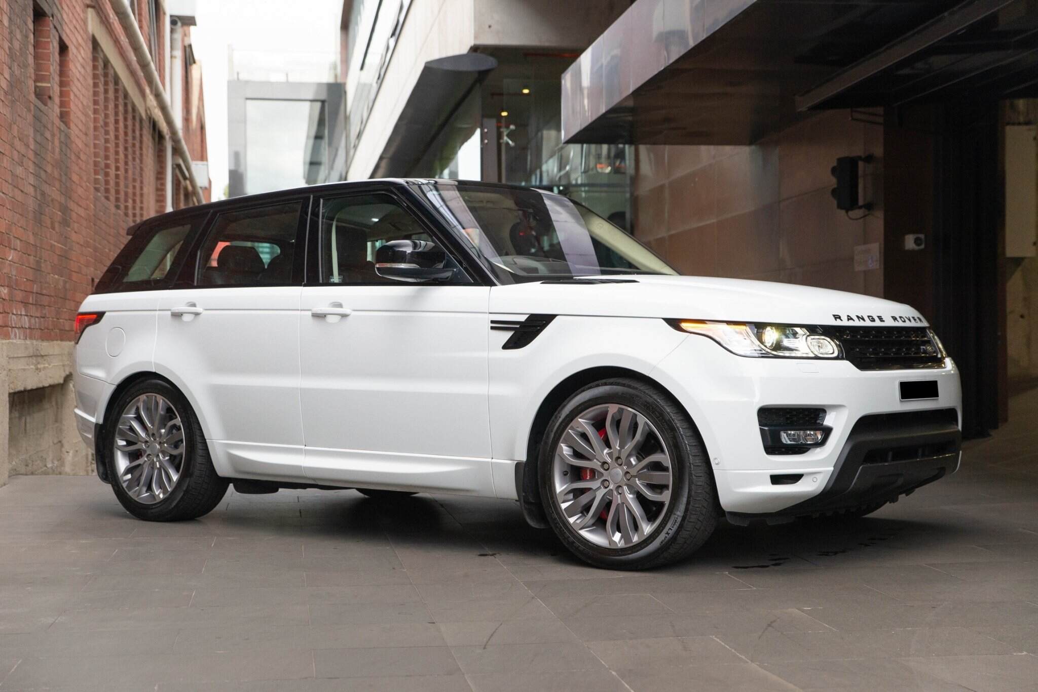 2017 Land Rover Range Rover Sport L494 V8SC Autobiography Dynamic Wagon 5dr CommandShift 8sp 4x4 5.0SC [MY17] 
