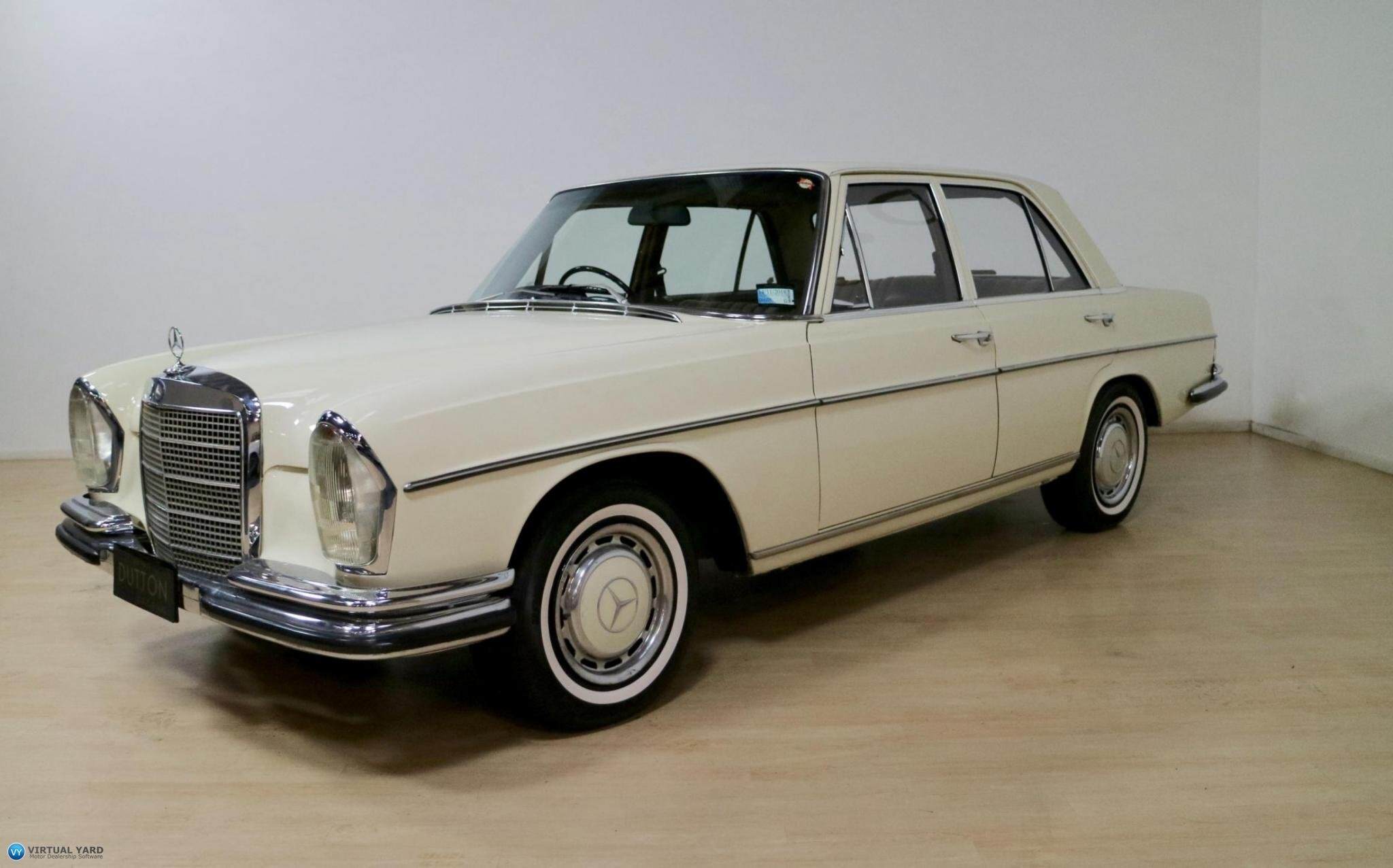 1972 MERCEDES-BENZ 280SE  