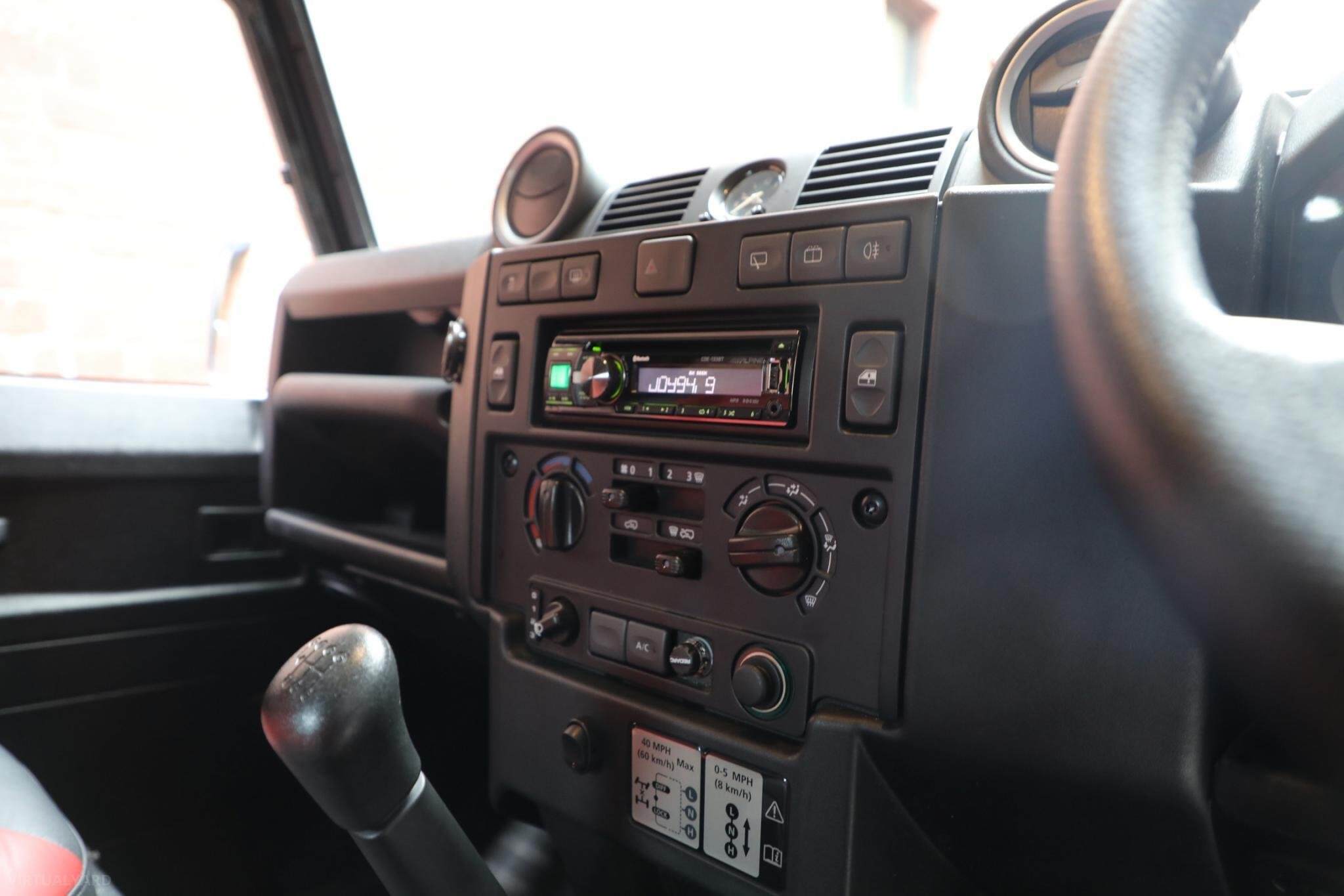 2015 Land Rover Defender 90 Wagon 3dr Man 6sp AWD 2.2DT [MY16] 