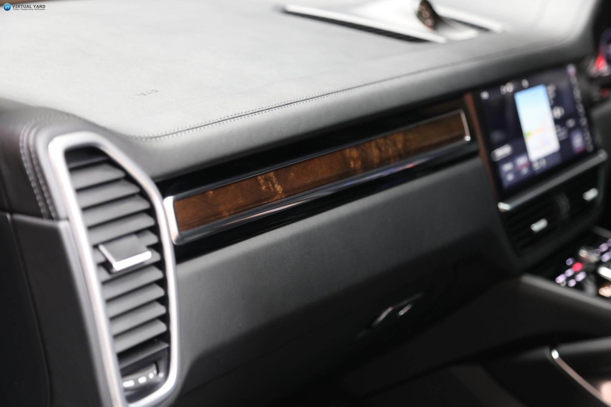 2018 Porsche Cayenne 9YA Turbo Wagon 5dr Tiptronic 8sp 4x4 4.0TT [MY19] 