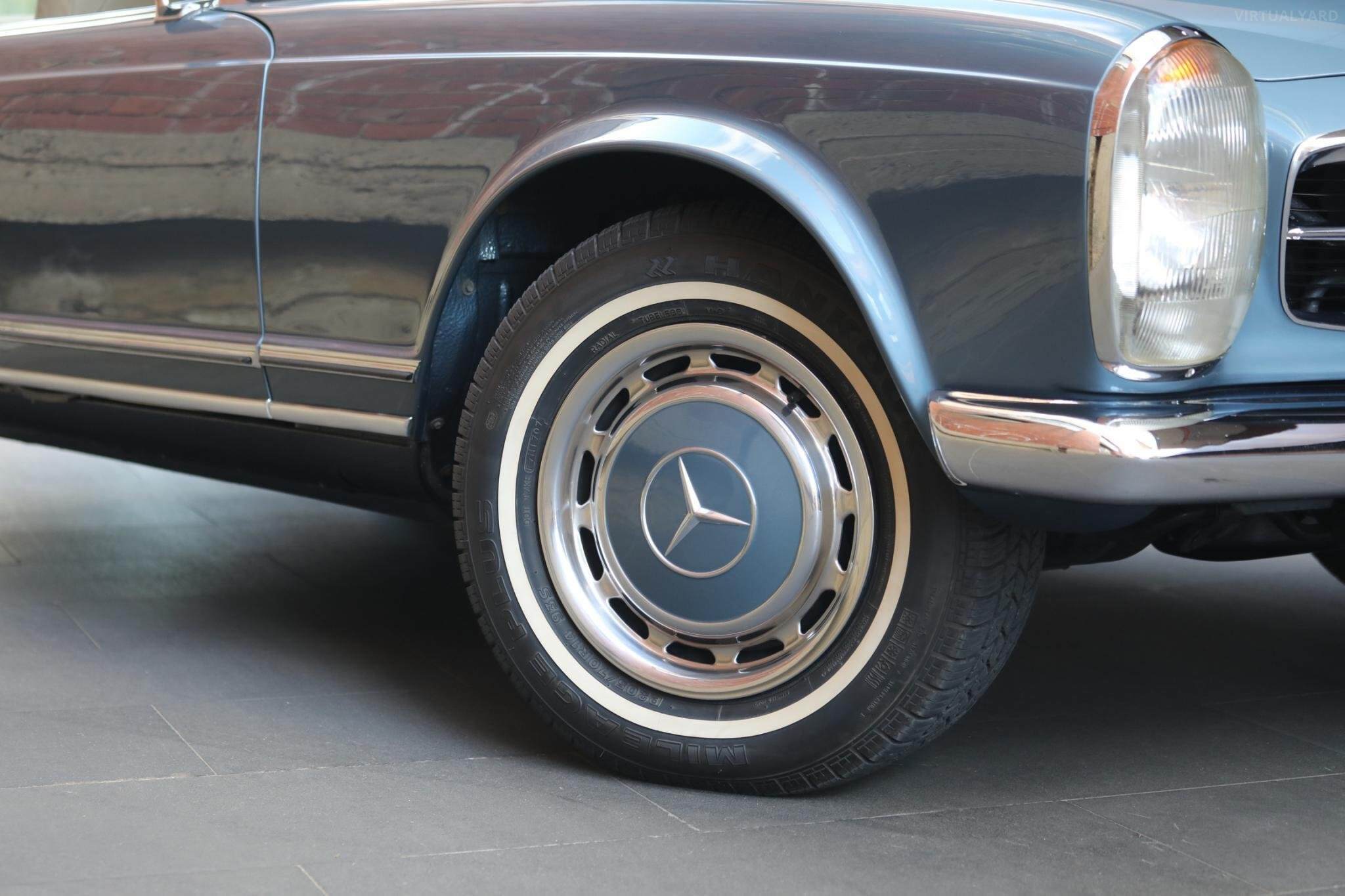 1970 Mercedes-Benz 280SL  