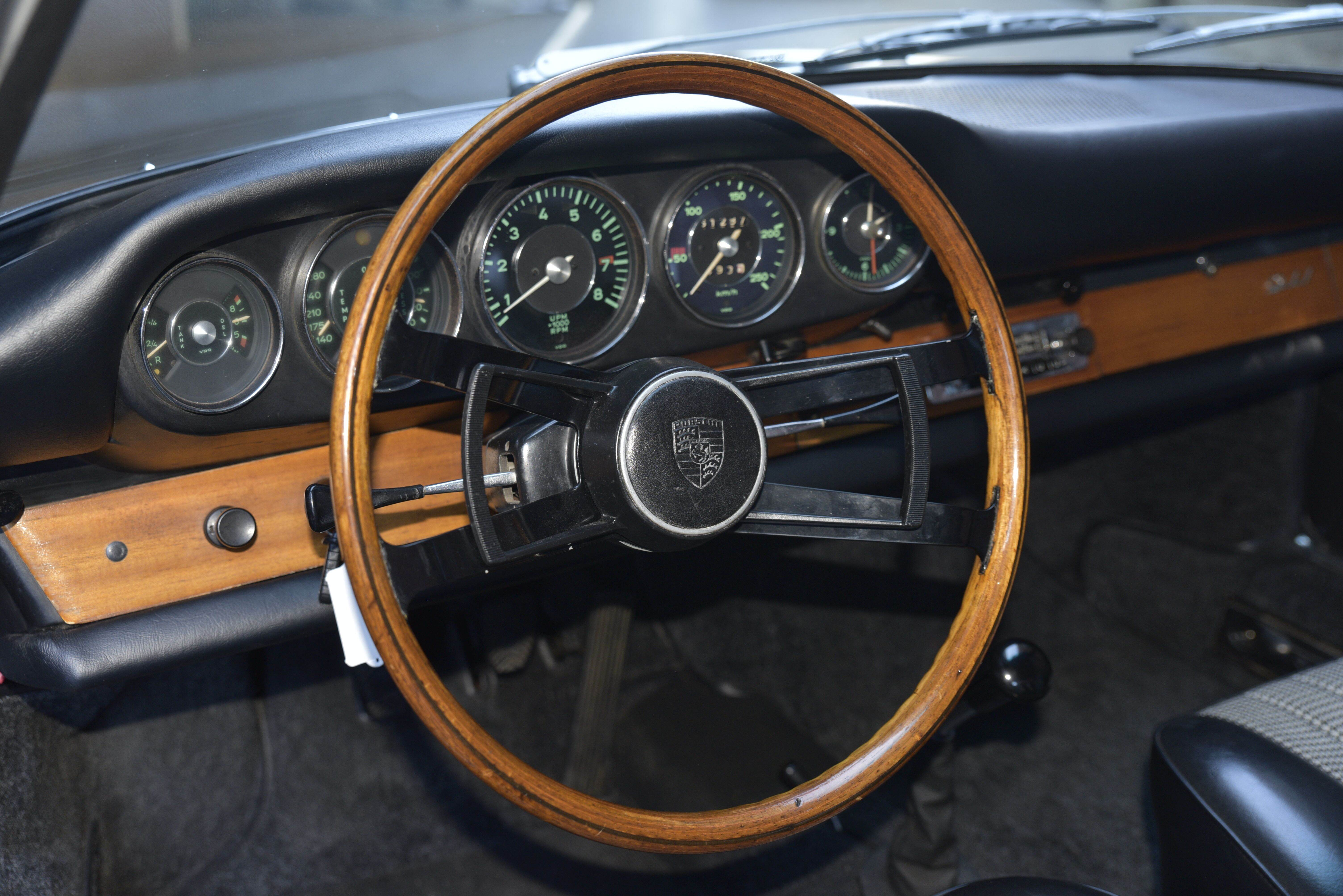 1965 Porsche 911 Coupe 2dr Man 4sp 2000 