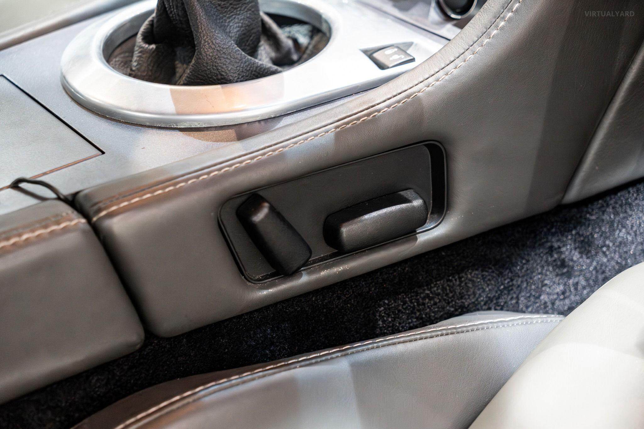 2006 Aston Martin V8 Vantage Coupe 2dr Man 6sp 4.3i [MY06.5] 