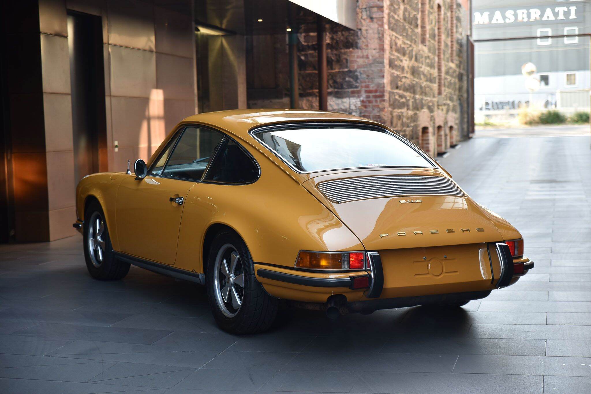 1969 Porsche 911 S Coupe 2dr Man 5sp 2.0i 