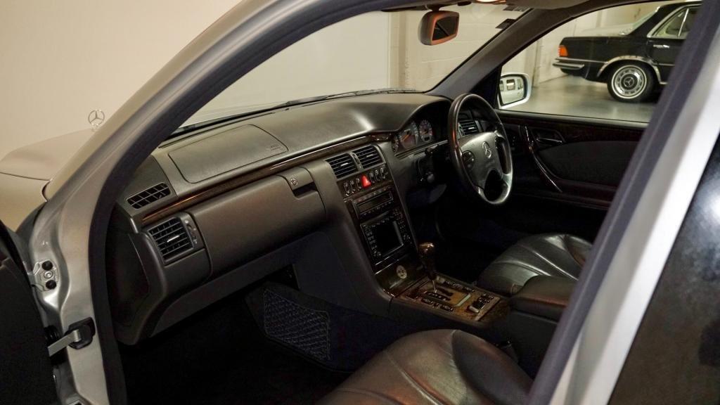 2002 MERCEDES-BENZ E55 AMG 