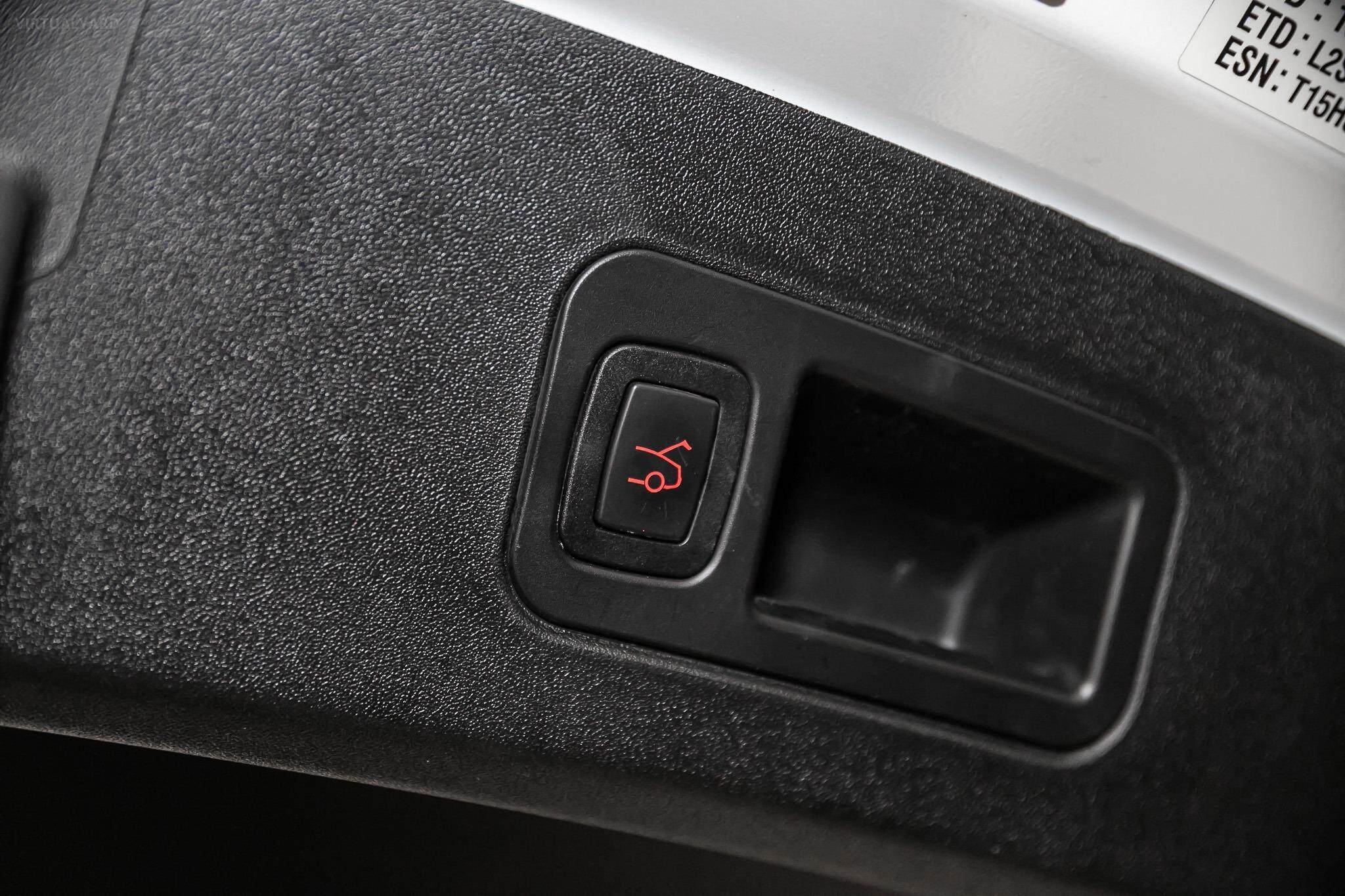 2015 Tesla Model S 85D Sportback 5dr Reduction Gear 1sp AWD AC311kW [Jan] 