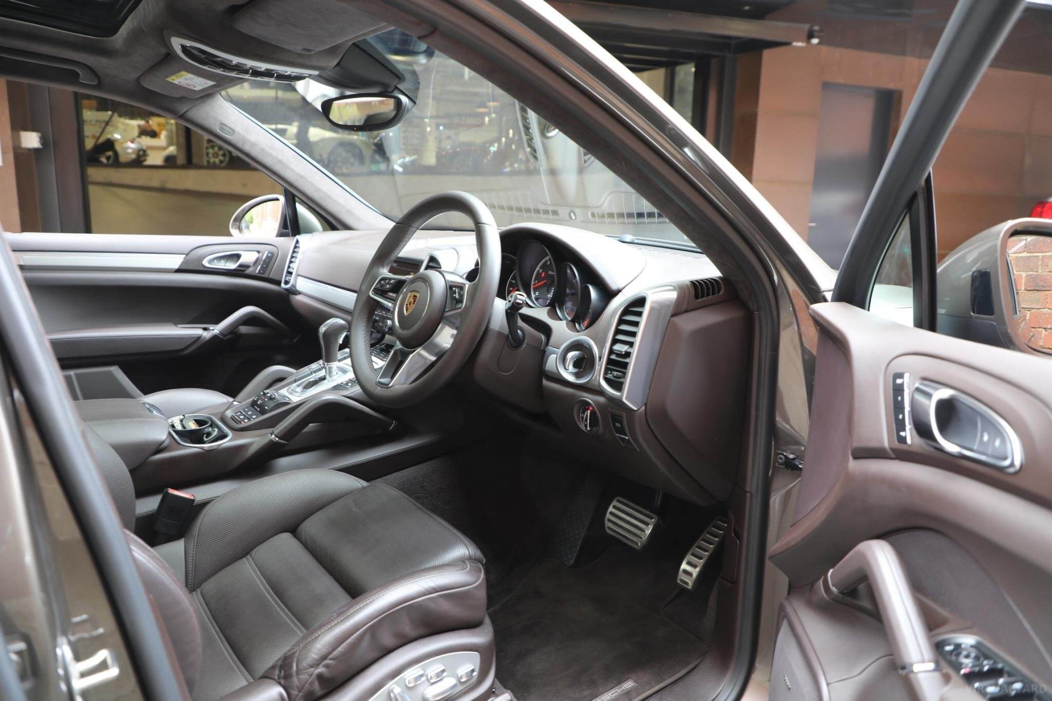 2016 Porsche Cayenne 92A Turbo Wagon 5dr Tiptronic 8sp 4x4 4.8TT [MY16] 