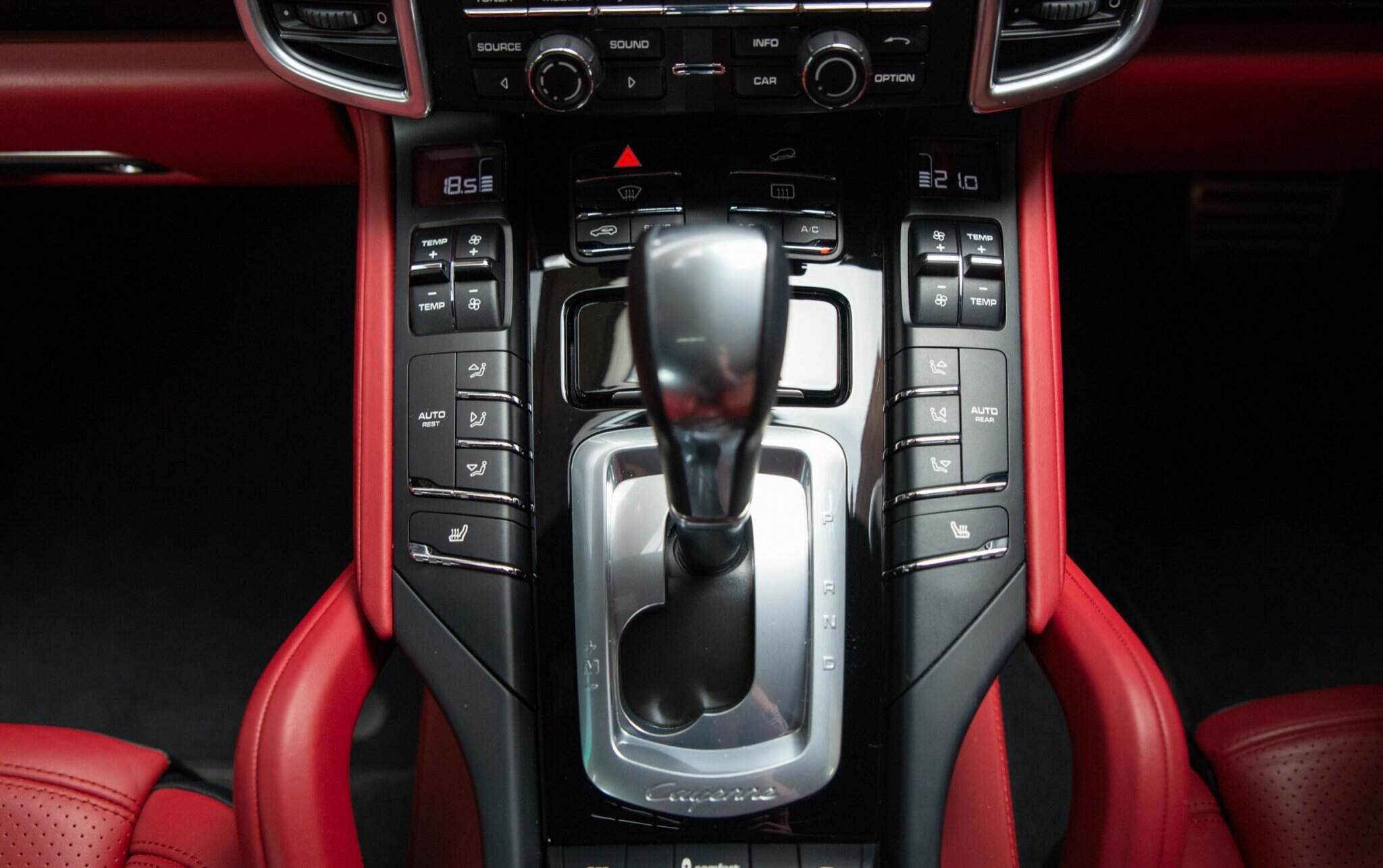 2015 Porsche Cayenne 92A Turbo Wagon 5dr Tiptronic 8sp 4x4 4.8TT [MY15] 