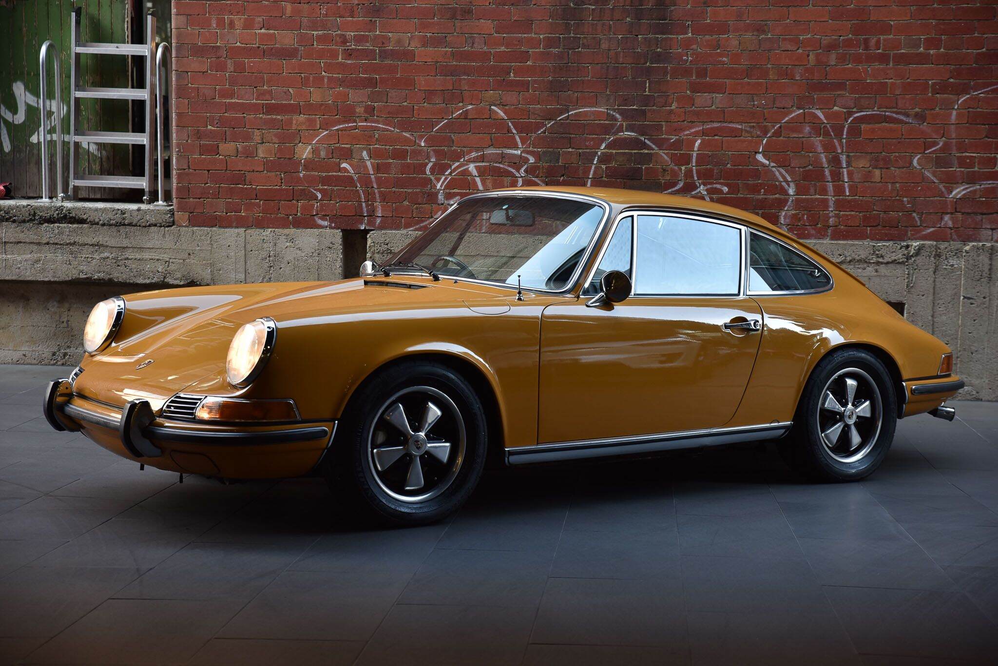 1969 Porsche 911 S Coupe 2dr Man 5sp 2.0i 
