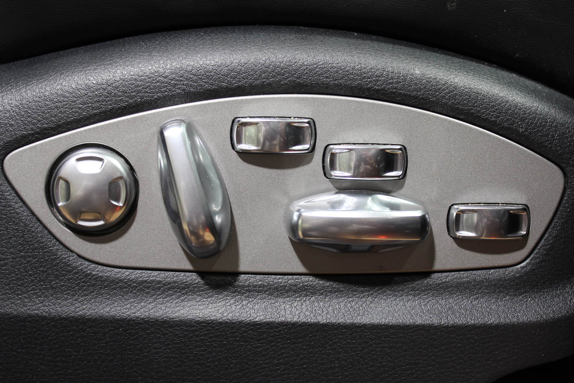 2012 PORSCHE CAYENNE 92A MY13 TURBO TIPTRONIC- sold in Australia