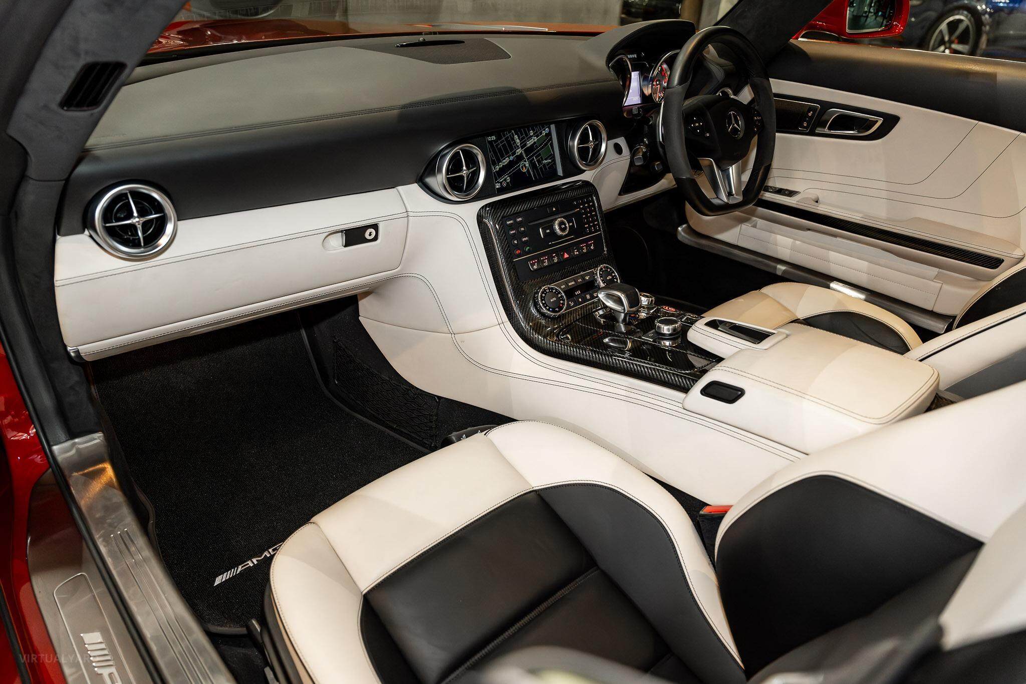 2013 Mercedes-Benz SLS-Class R197 SLS AMG Roadster 2dr SPEEDSHIFT DCT 7sp 6.3i 