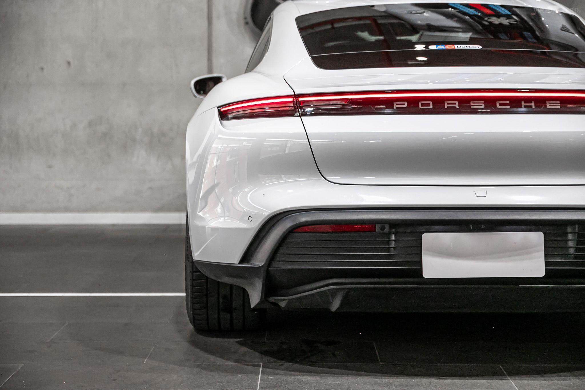 2020 PORSCHE TAYCAN  