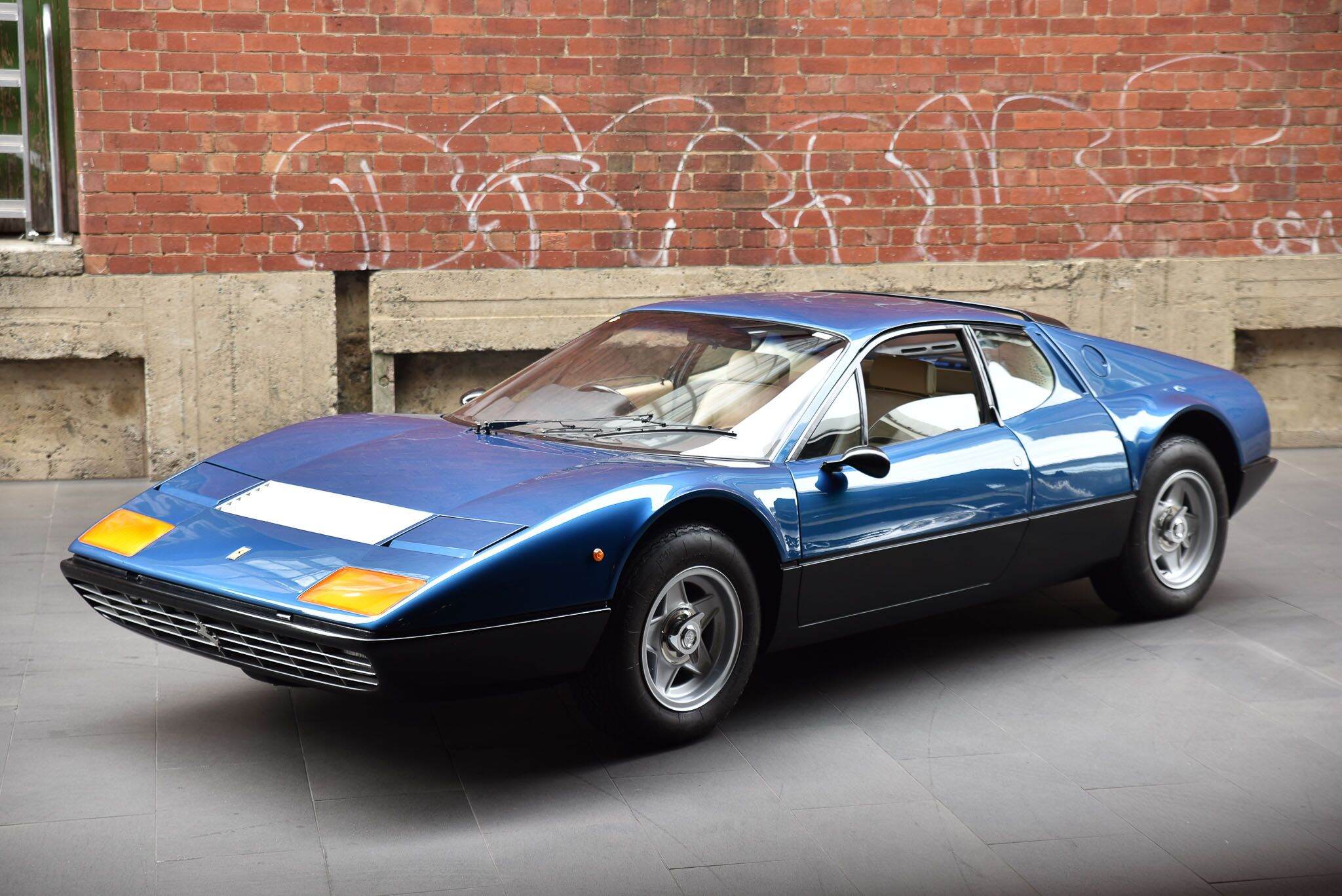 1976 Ferrari 365 BOXER GT4 Coupe 2dr Man 5sp 4.4 