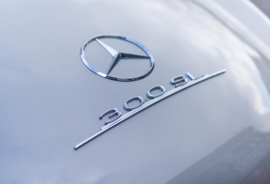 Mercedes-Benz-300SL-Roadster-1