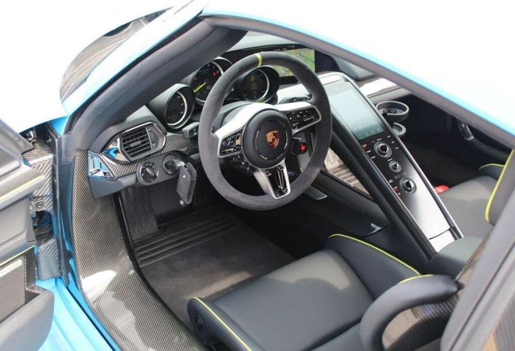 2015 Porsche 918 Spyder  