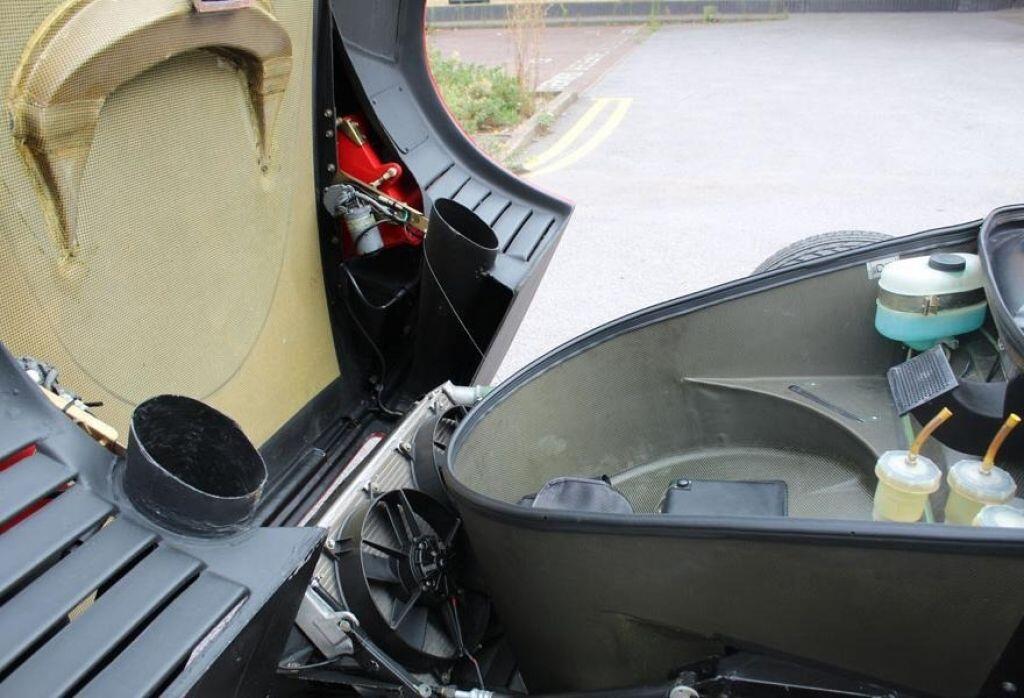 1990 Ferrari F40 CATALYST/NON-ADJUST LHD (CAR IN UK) 