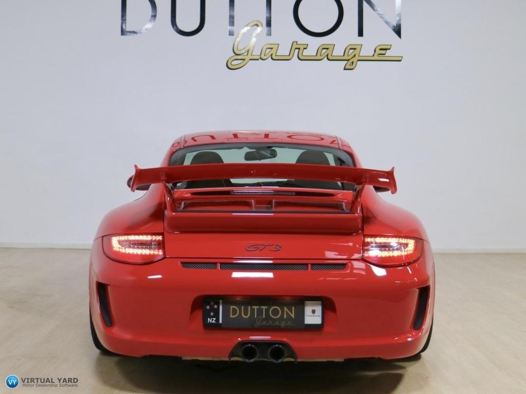 2010 PORSCHE 911 GT3 RWD COUPE 