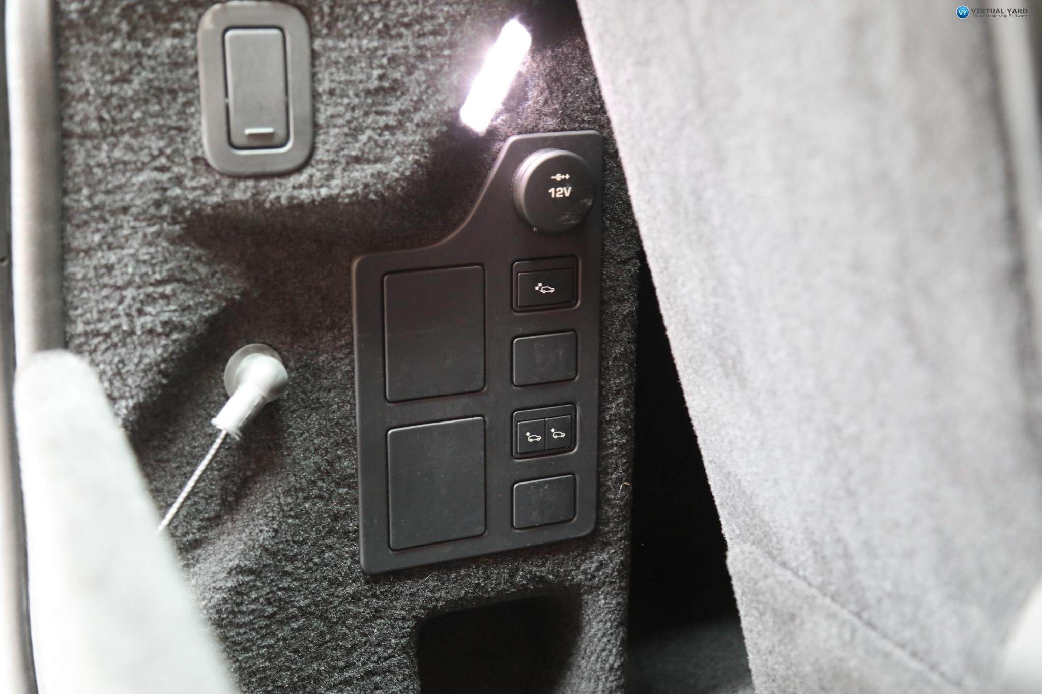 2017 Land Rover Discovery Series 5 TD6 HSE Wagon 5dr Spts Auto 8sp 4x4 3.0DT [MY18] 