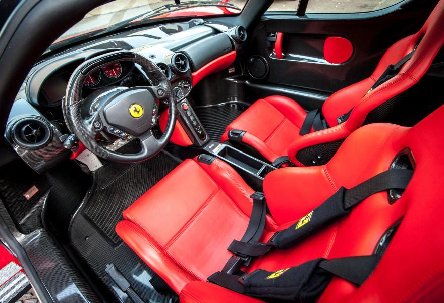 Ferrari-Enzo-25