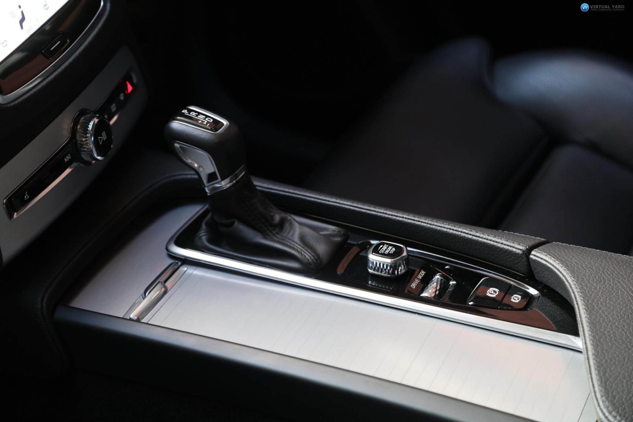 2019 Volvo XC90 D5 Momentum Wagon 7st 5dr Geartronic 8sp AWD 2.0DTT [MY20] 