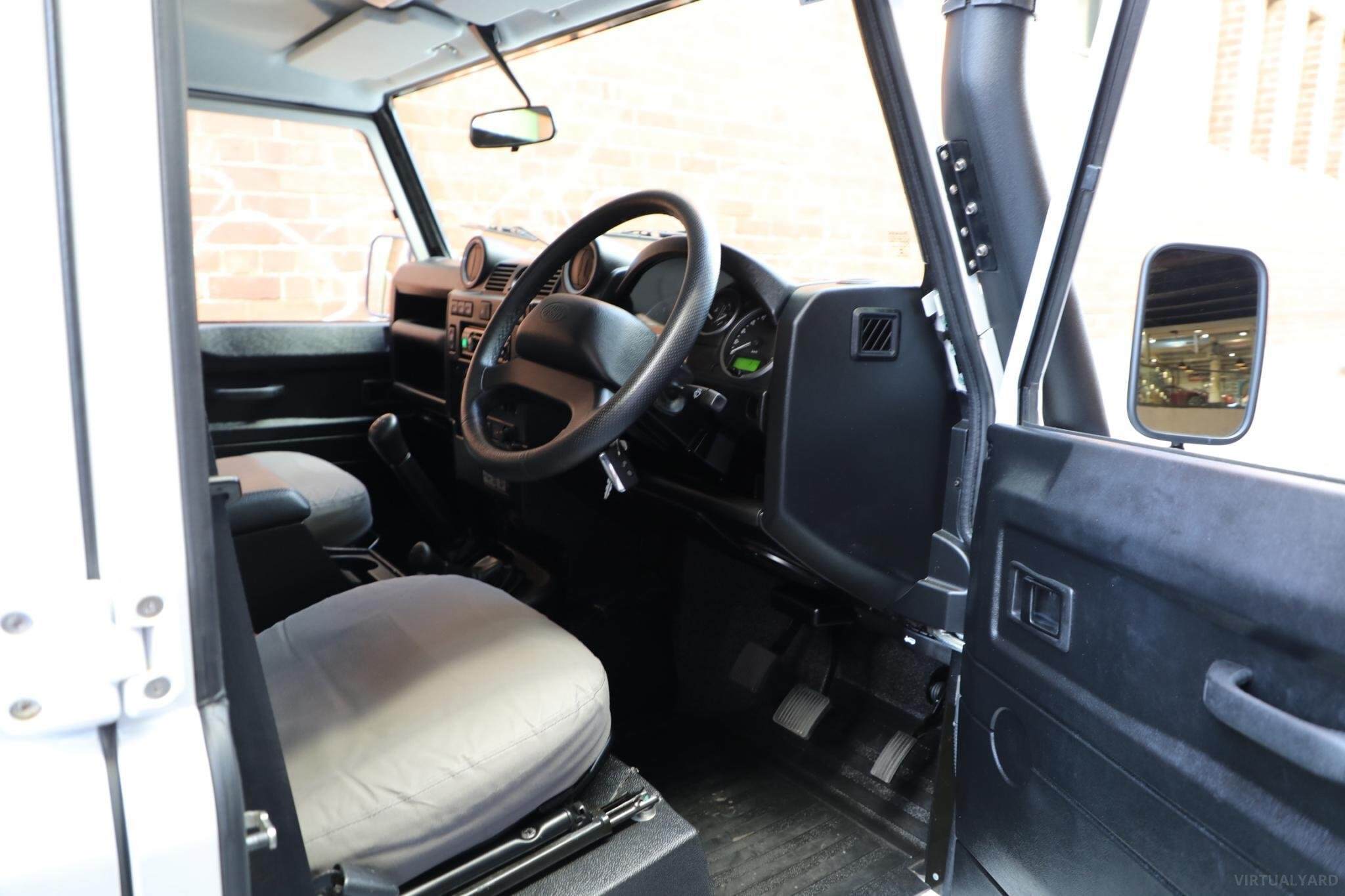 2015 Land Rover Defender 110 Wagon 5dr Man 6sp AWD 2.2DT [MY16] 