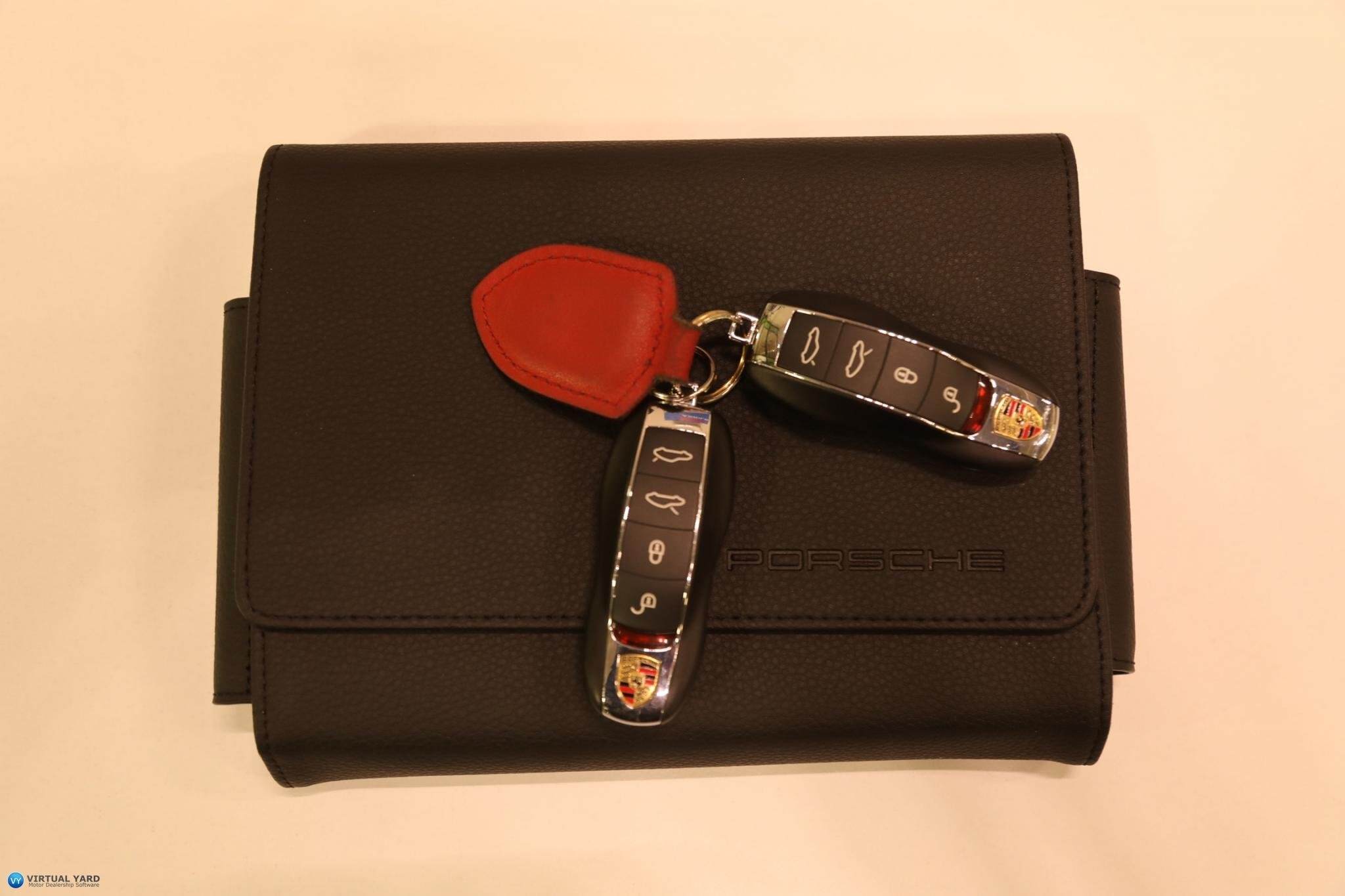 2017 Porsche 718 982 Boxster Convertible 2dr PDK 7sp 2.0T [MY18] 