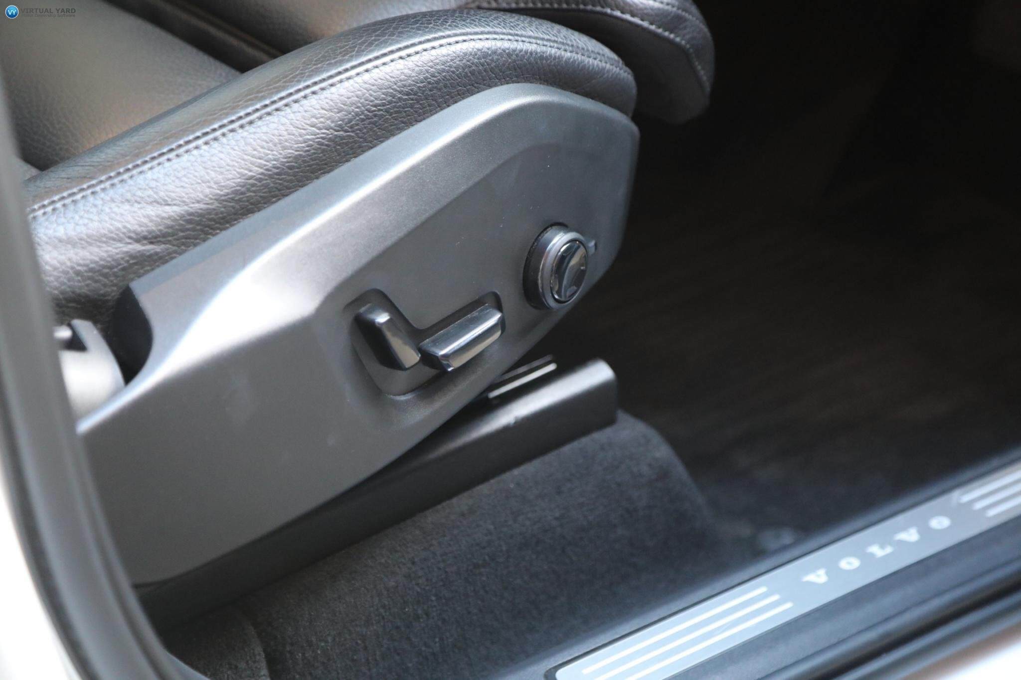 2019 Volvo XC90 D5 Momentum Wagon 7st 5dr Geartronic 8sp AWD 2.0DTT [MY20] 