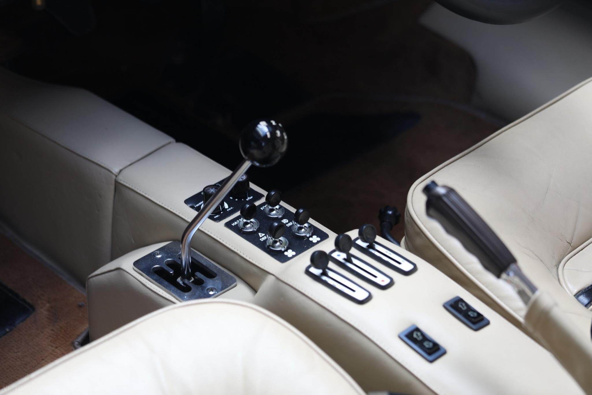 1976 Ferrari 365 BOXER GT4 Coupe 2dr Man 5sp 4.4 