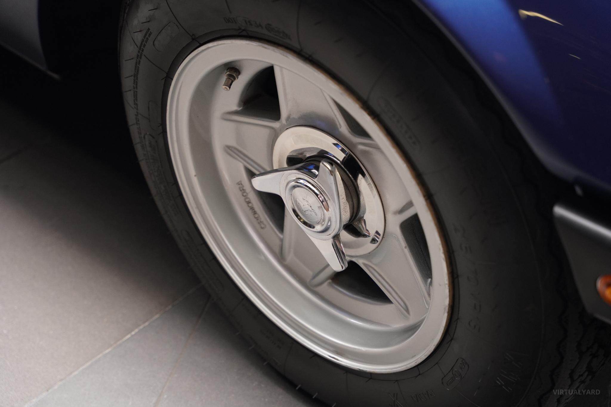 1976 Ferrari 365 GT4 Coupe 2dr Man 5sp 4.4 (2+2) 