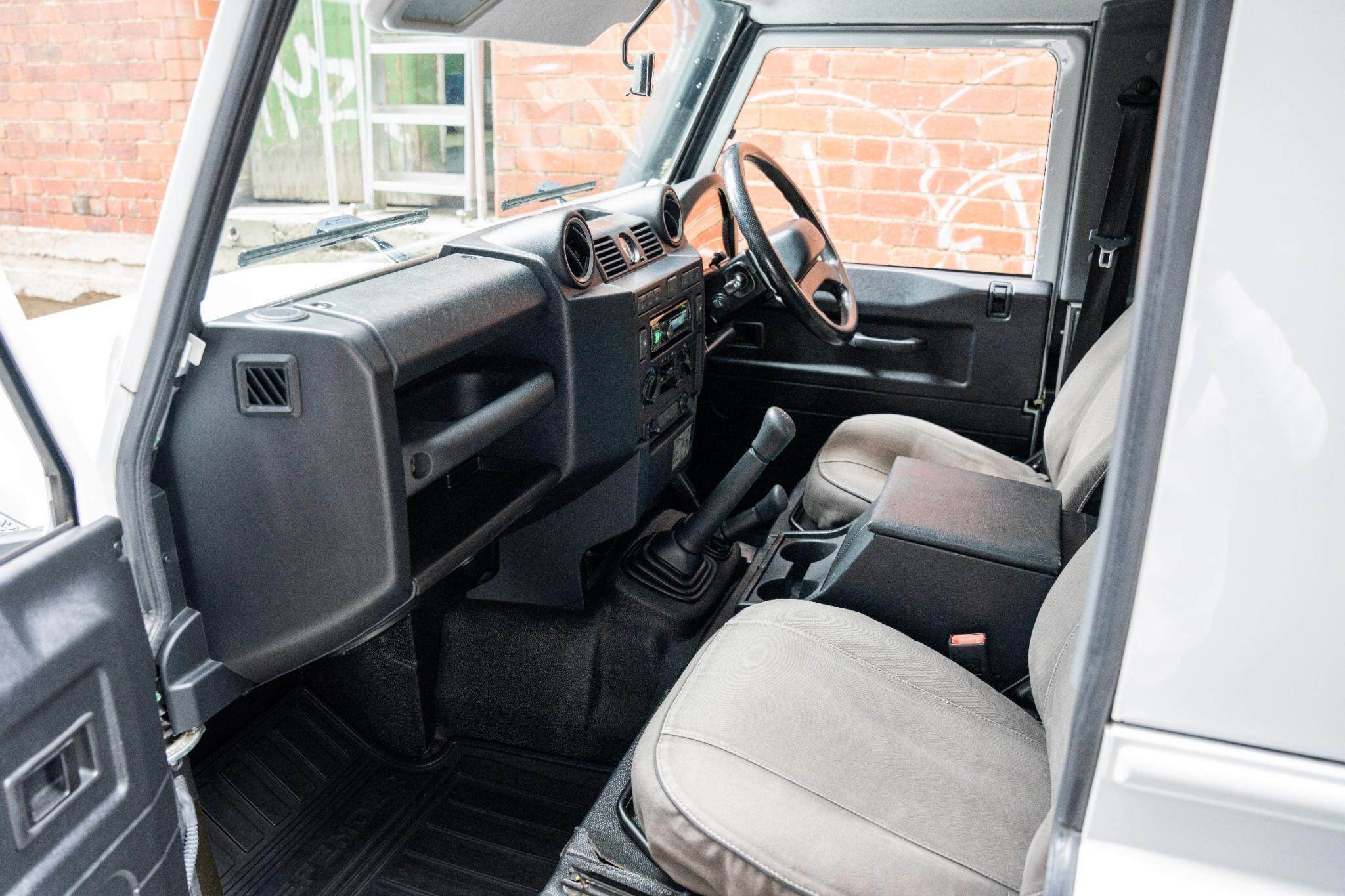 2014 Land Rover Defender 90 Wagon 3dr Man 6sp 4x4 2.2DT [MY15] 